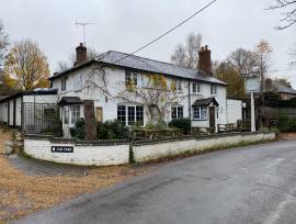 HAMPSHIRE - COUNTRY FREEHOUSE IN QUAINT AONB HAMLET