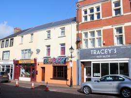 PEMBROKESHIRE - BAR & LATE NIGHT VENUE ON BUSY HIGH STREET