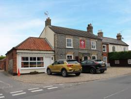 NORFOLK  - FREE OF TIE WET LED PUB WITH LARGE BEER GARDEN