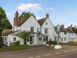 FORMER COACHING INN BUILT 1645, TOP BUCKINGHAMSHIRE VILLAGE, SMART, CHARACTERFUL TRADING ROOMS, 60+ COVER DINING, 4 E/S LETTING BEDROOMS, GOOD OUTSIDE TRADING SPACE