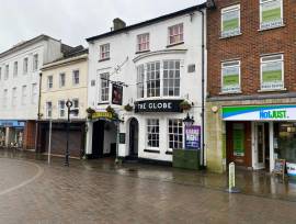 HAMPSHIRE - TOWN CENTRE FREE HOUSE WITH FUNCTION ROOM