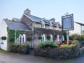 PEMBROKESHIRE - CHARACTER COASTAL VILLAGE INN & RESTAURANT WITH WELL ESTABLISHED FOOD-LED TRADE
