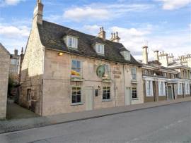 HISTORIC MARKET TOWN OF STAMFORD FREEHOUSE & INN, 3 LETTING BEDROOMS + SCOPE FOR MORE, CHARACTERFUL LOUNGE, SNUG & POTENTIAL DINING, COURTYARD TRADING AREA