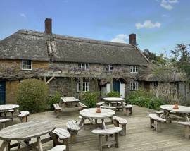 DORSET - CHARMING COUNTRY FREEHOUSE IN AONB