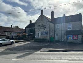 SOMERSET -  PERIOD STONE FREEHOUSE WITH LETTING ROOMS IN CHARACTER VILLAGE