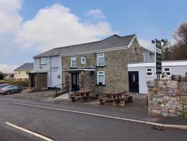 CARMARTHENSHIRE – SUBSTANTIAL AND WELL APPOINTED VILLAGE PUB & RESTAURANT CLOSE TO BUSY NATURE ATTRACTION