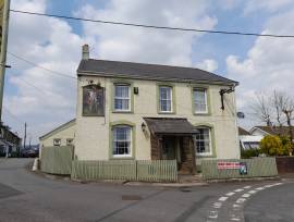 PONTYPRIDD - CHARMING VILLAGE PUB WITH OUTSTANDING VIEWS OF SURROUNDING VALLEYS