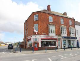 LINCOLNSHIRE COAST - HIGH STREET CAFE WITH 5 DOUBLE BEDROOMS