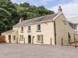 SWANSEA VALLEY - CHARACTER COTTAGE STYLE SIX BEDROOM B&B - APPOINTED TO A VERY GOOD STANDARD