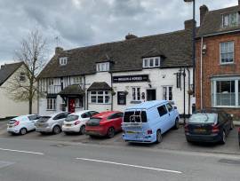 WILTSHIRE - CHARACTER TOWN CENTRE PUBLIC HOUSE