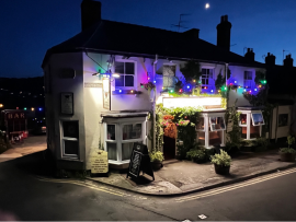 STROUD - RENOWNED LOCALS' COMMUNITY PUB