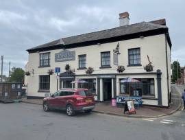 WORCESTERSHIRE - FAMED RIVERSIDE TOWN HIGH TRADING INN