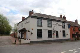WORCESTERSHIRE - FREEHOUSE IN SOUGHT AFTER VILLAGE LOCATION