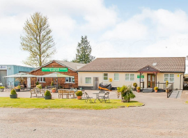 LINCOLNSHIRE - BUSY ROADSIDE CAFE WITH 5 BEDROOM LETTING LODGE