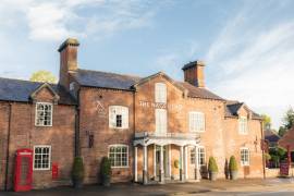 POWYS/SHROPSHIRE BORDER - EXCEPTIONAL GEORGIAN COACHING INN WITH EIGHT LETTING ROOMS & ESTABLISHED AND PROFITABLE BUSINESS