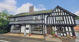 HEREFORDSHIRE - OUTSTANDING BLACK AND WHITE TEA ROOMS & COFFEE SHOP