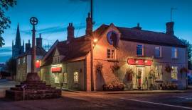 LINCOLNSHIRE - STONE FRONTED EXTREMELY PROFITABLE PUB & RESTAURANT