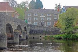Mid-Wales Riverside Town Centre 18 Bedroom Hotel