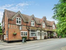 PREMIUM VILLAGE PUB RESTAURANT OF GREAT CHARM & SUPERBLY PRESENTED THROUGHOUT, NET SALES OVER £400,000 P.A. YET TRADES 11 MONTHS ONLY, EASY SCOPE FOR LETTING BEDROOMS
