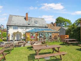 VALE OF WHITE HORSE VILLAGE 4* AA RATED INN, FREEHOUSE & RESTAURANT 4 EN-SUITE LETTING BEDROOMS + LOVELY 4 ROOM PRIVATE QUARTERS RUSTIC CHARM LOUNGE BAR, DINING 60+, TERRACE & GARDENS