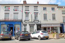 POWYS - TRADITIONAL PUBLIC HOUSE IN BUSY MID WALES MARKET TOWN