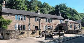 PEAK DISTRICT - 17TH CENTURY CHARACTER COMMUNITY PUB AND RESTAURANT 