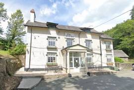 POWYS/SHROPSHIRE BORDERS - SUBSTANTIAL AND WELL-APPOINTED VILLAGE PUB AND RESTAURANT IN AN OUTSTANDING RURAL LOCATION