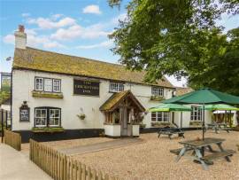 HAMPSHIRE VILLAGE INN, PUB & RESTAURANT OF IMMENSE CHARACTER & CHARM, 4 LETTING BEDROOMS, LOVELY GARDENS & TERRACE, AFFLUENT LOCATION, SERIOUS POTENTIAL FOR GROWTH