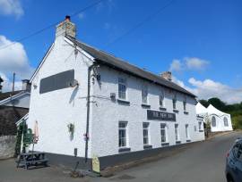 BRECON BEACONS NATIONAL PARK - CHARACTER, COTTAGE STYLE PUBLIC HOUSE AT THE HEART OF WATERFALL COUNTRY