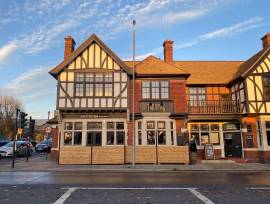 EAST SUSSEX - FREE-OF-TIE PUB & KITCHEN ON LOW RENT