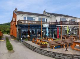 PEMBROKESHIRE - BEACHSIDE BAR & RESTAURANT WITH OUTSIDE SEATING FOR 100