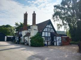 HEREFORDSHIRE - ICONIC 17TH CENTURY BLACK AND WHITE COUNTRY INN