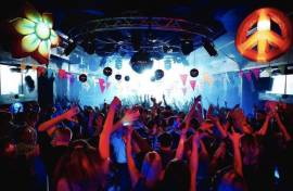 WORCESTERSHIRE – WELL-ESTABLISHED AND HUGELY PROFITABLE NIGHTCLUB IN BUSY MARKET TOWN