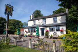 HERTFORDSHIRE - FREE-OF-TIE COUNTRY VILLAGE PUB