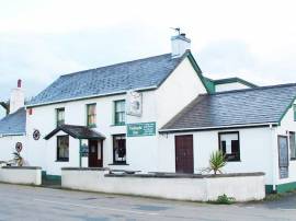 CEREDIGION - COASTAL VILLAGE PUBLIC HOUSE & RESTAURANT SURROUNDED BY A LARGE NUMBER OF HOLIDAY PARKS & TWO MILES FROM NEW QUAY