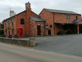 HEREFORDSHIRE - WELL APPPOINTED AND BUSY FREEHOUSE IN SOUGHT AFTER VILLAGE LOCATION