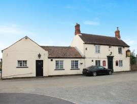 FREEHOLD - Detached pub with 2 double bedrooms, car park and catering kitchen - PRICED FOR QUICK SALE!