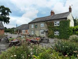 DORSET – RARE COUNTRY FREEHOUSE & WEDDING VENUE WITH 10 EN SUITE LETTING ROOMS