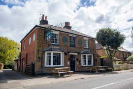 SURREY - FREE-OF-TIE COMMUNITY PUB