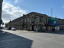 BRISTOL - HIGH STREET PUBLIC HOUSE IN BUSTLING SUBURB