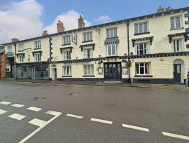 SHROPSHIRE - MARKET TOWN CENTRE GEORGIAN COACHING INN