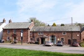 FREEHOLD TRADITIONAL PUB SERVING HIGH QUALITY FOOD - REF 165352