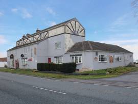 LINCOLNSHIRE - 7 BEDROOM HOTEL AND RESTAURANT IN NEED OF REFURBISHMENT **UNDER OFFER**