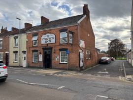 SOMERSET - WET-LED TOWN PUBLIC HOUSE