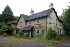 HOLLYBUSH INN- CHARACTER PUB NEAR CARDIFF 