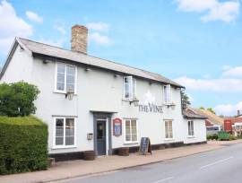 SUFFOLK - 4 BEDROOM PUB WITH DETACHED LETTING COTTAGE