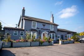 WEST SUSSEX - DESTINATION PUB WITH LARGE GARDEN